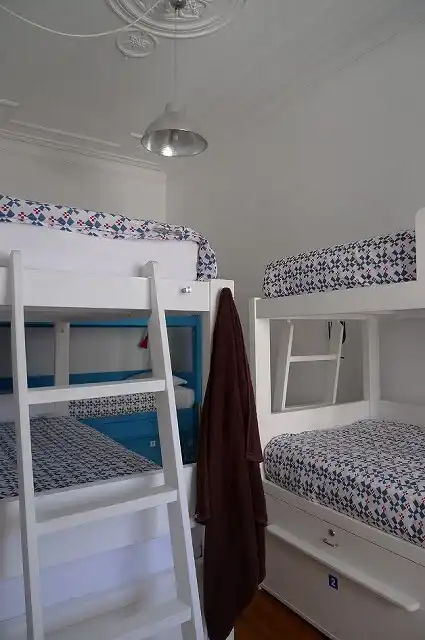 Aveiro Rossio Hostelの他の階のドミトリー