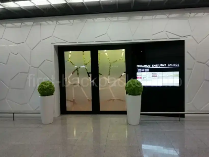 ワルシャワ・ショパン空港Preludium Loungeのエントランス