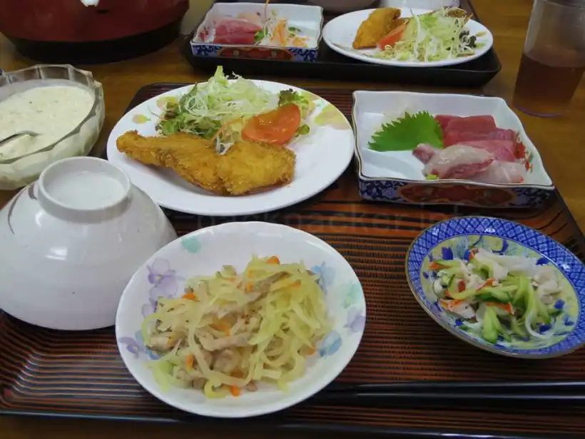 阿嘉島の民宿さくばるの夕食