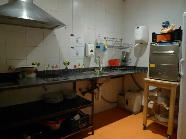 Equity Point Hostel Gironaのキッチン