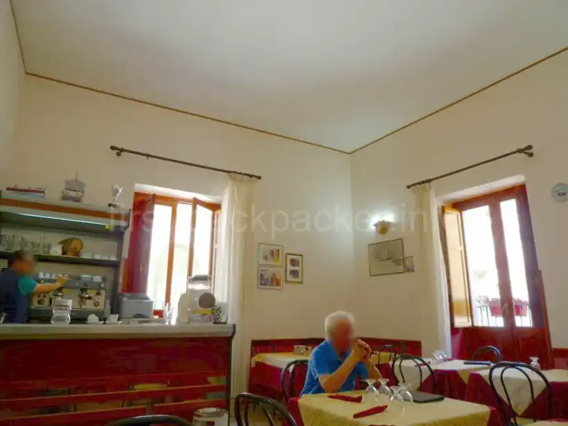 イタリア・ノートのトラットリア「デル・カルミーレ」の店内