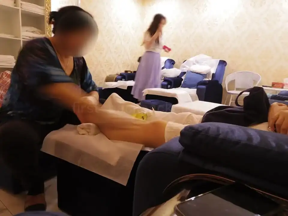 【香港旅行記】現地人の行くマッサージ店で、フットマッサージを体験!