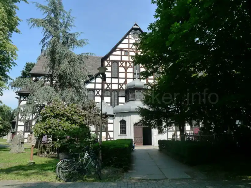 シフィドニツァの平和教会 外観