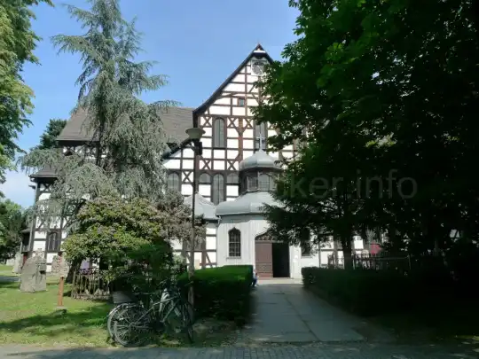 【ポーランド旅行記】ヴロツワフからシフィドニツァの平和教会とクションシュ城�に日帰り