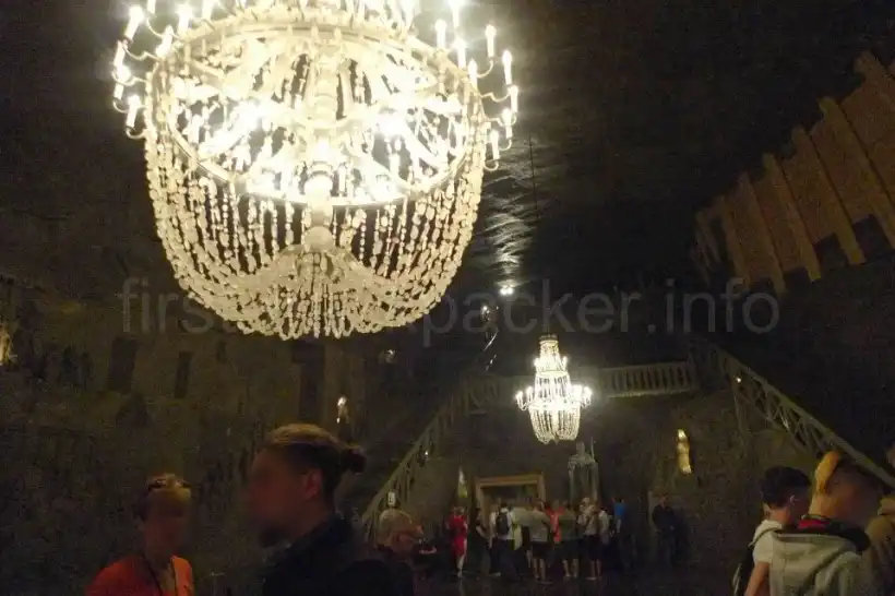 ヴィエリチカ岩塩坑の聖キンガ礼拝堂のシャンデリア