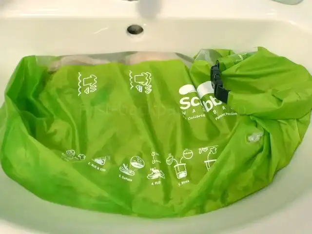 スクラバウォッシュバッグの洗濯の方法：押し洗い