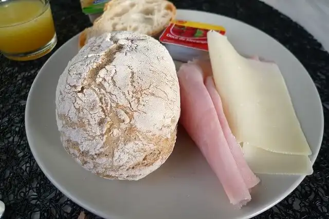 Dixo's Oporto Hostelの朝食