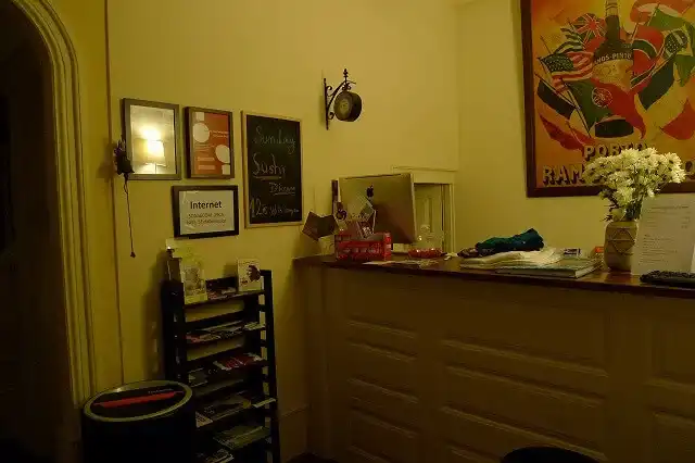 Dixo's Oporto Hostelのレセプション