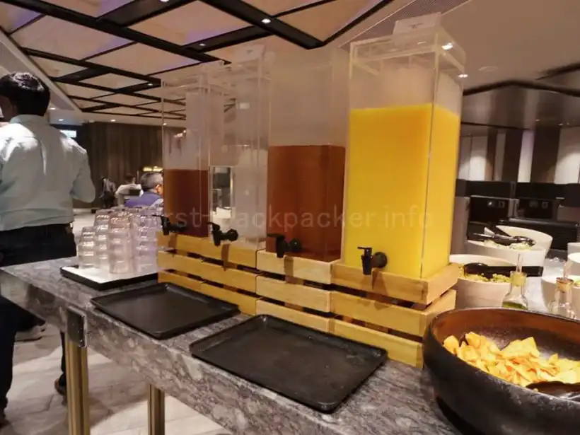 香港国際空港・イーストホール・プラザ・プレミアム・ラウンジのソフトドリンク