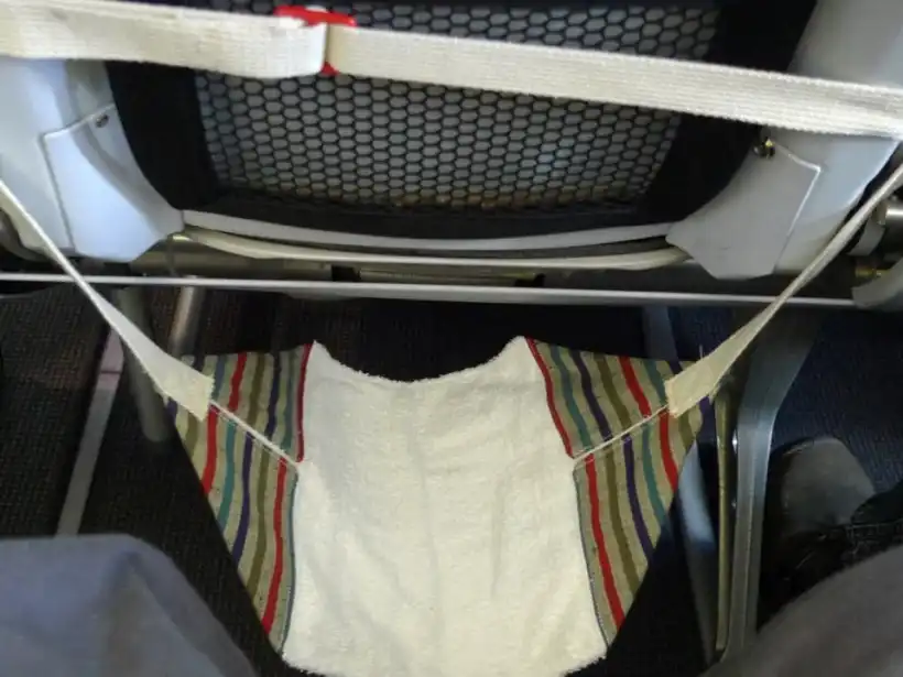 自作フットレストを飛行機で使ってみた