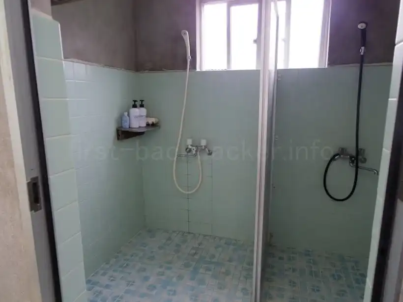 阿嘉島の民宿さくばるのシャワー室