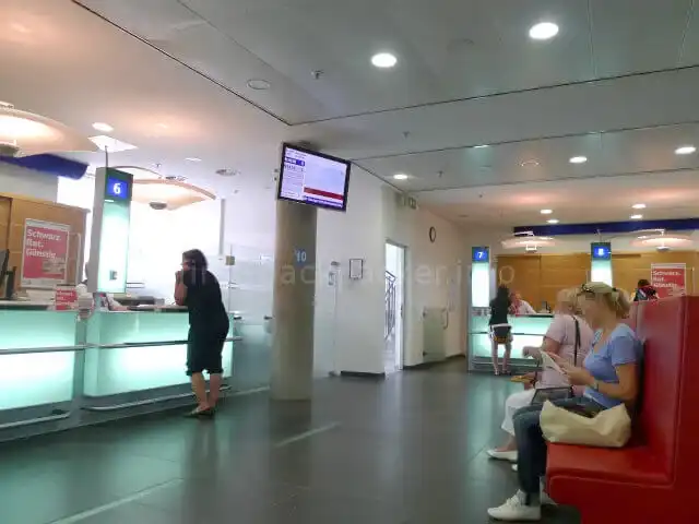 フライブルク中央駅の窓口