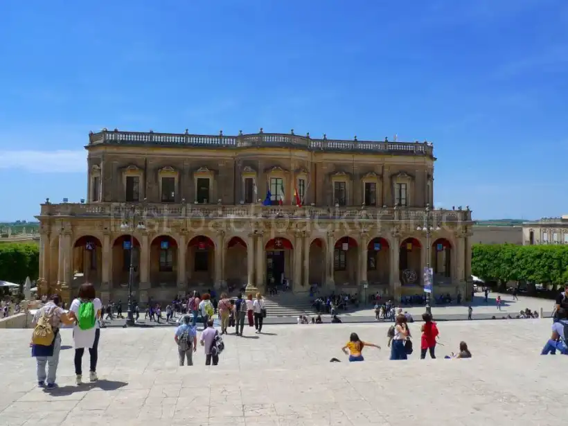 イタリア・ノートのドゥケティオス宮