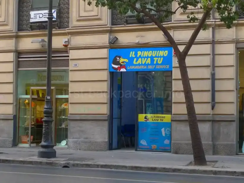 パレルモ・マンマミーアホステルの近くのランドリー