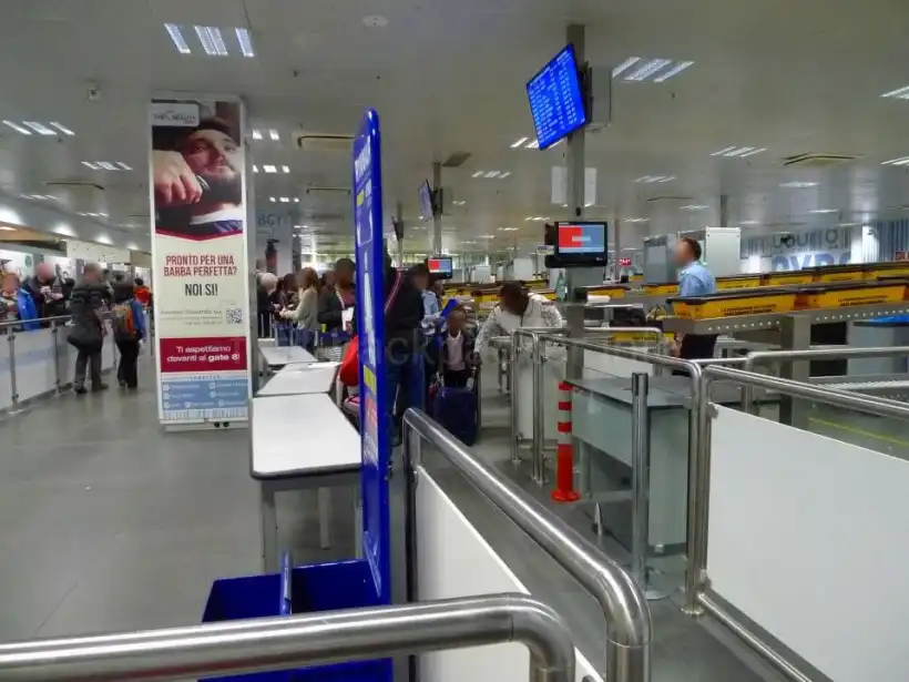 ミラノ ベルガモ空港 のセキュリティチェック