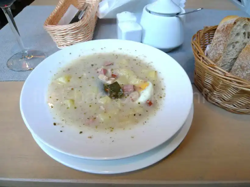 クラクフSmakolykiのジュレック（スープ）