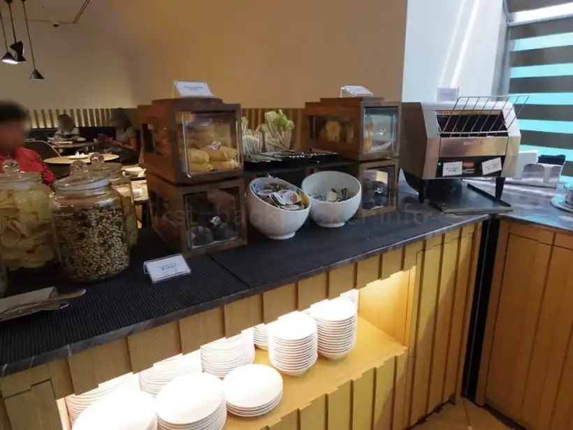 台北桃園空港（第2ターミナル）プラザ・プレミアム・ラウンジZONE Aパン類