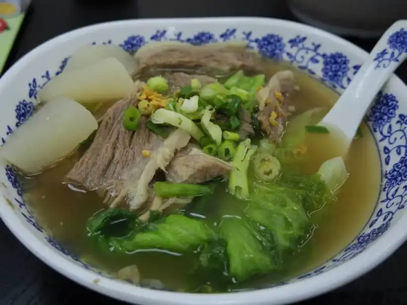 基哥 一品清湯腩の麺