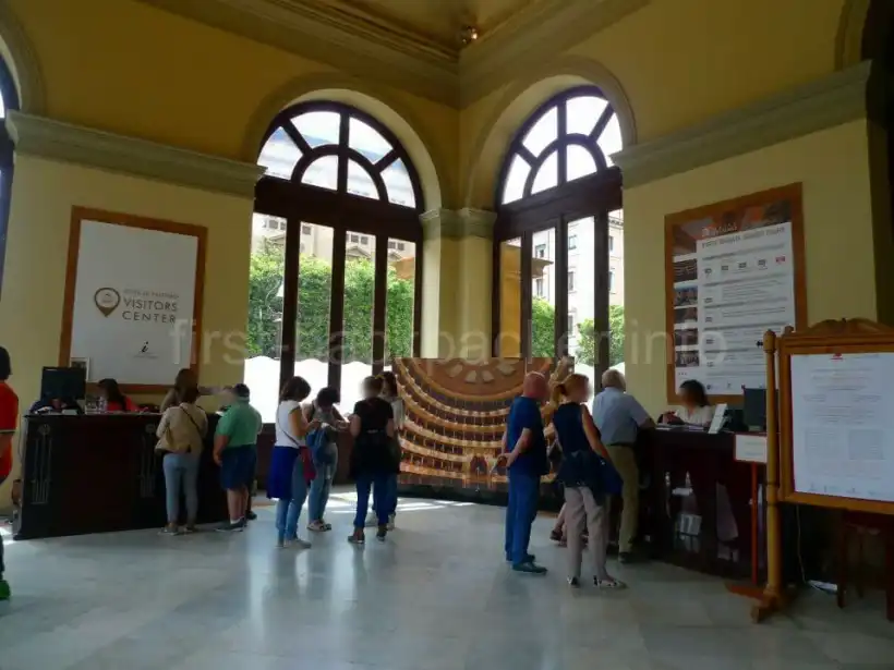 パレルモのマッシモ劇場のガイドツアー受付