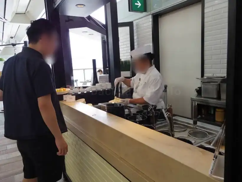 香港国際空港・ウエストホール・プラザ・プレミアム・ラウンジのホットミール