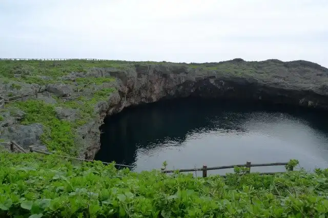 下地島の通り池