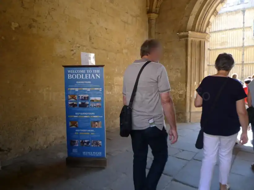 オックスフォード ボドリアン図書館の入り口