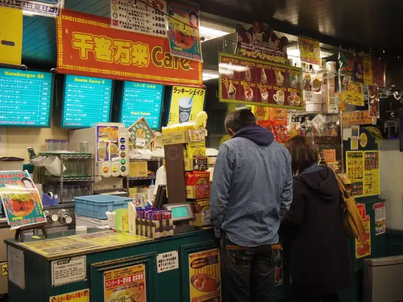 ラッキーピエロ・ベイエリア本店のレジ受付