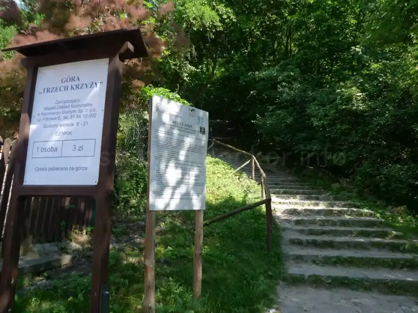 カジミエシュ・ドルニの3つの十字架の丘