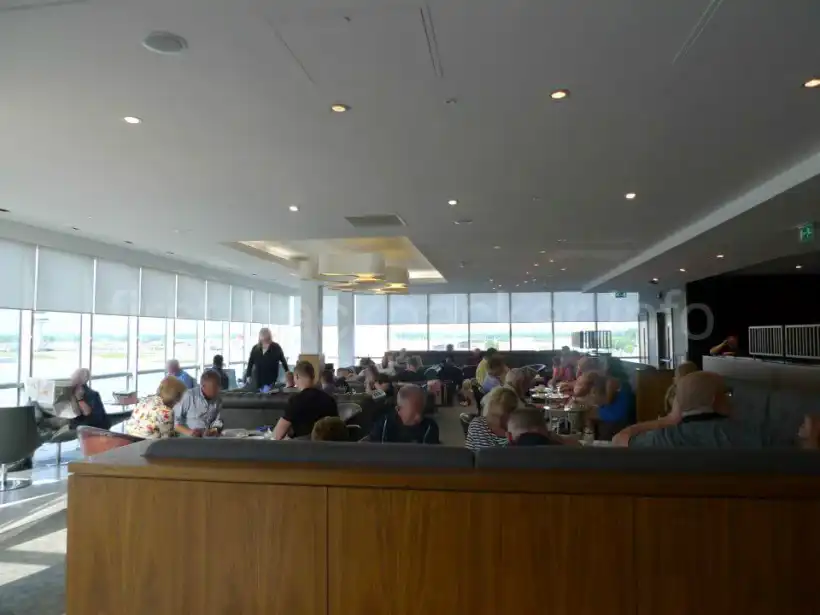 ガトウィック空港・No1 Loungeのソファー席