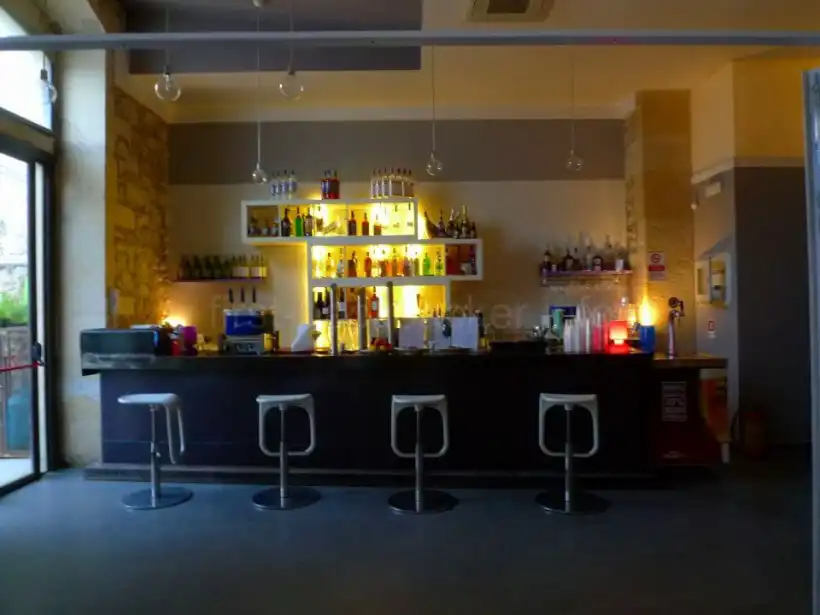 シラクーサLOL hostelのバー