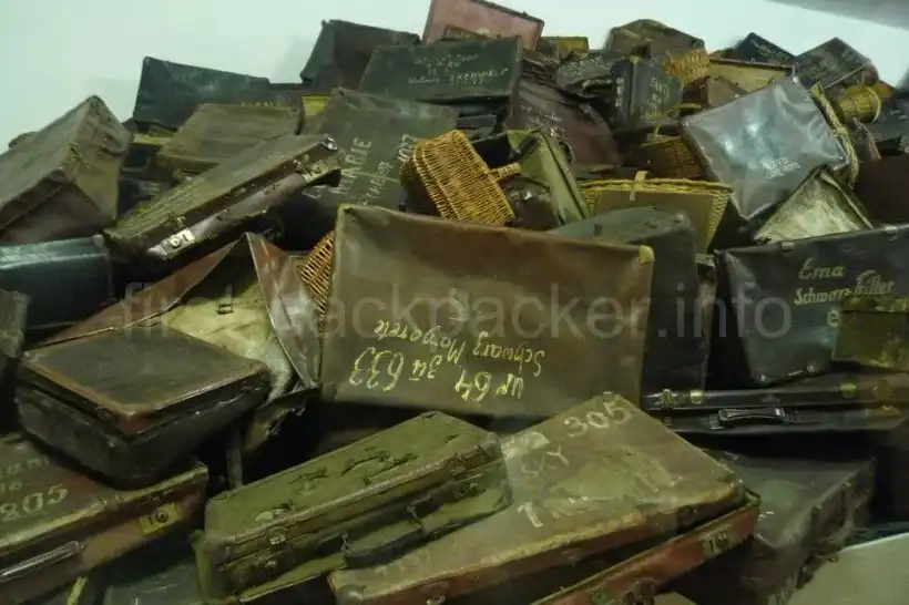 アウシュヴィッツ・囚人の鞄の山