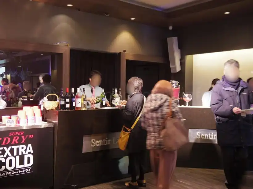 函館西部地区バル街 センティール・ラ・セゾン 函館山の店内