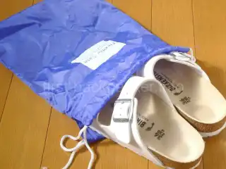 【旅グッズ】ロングフライトに堪える！年10回以上飛行機に乗る私が使う機内用グッズ5選