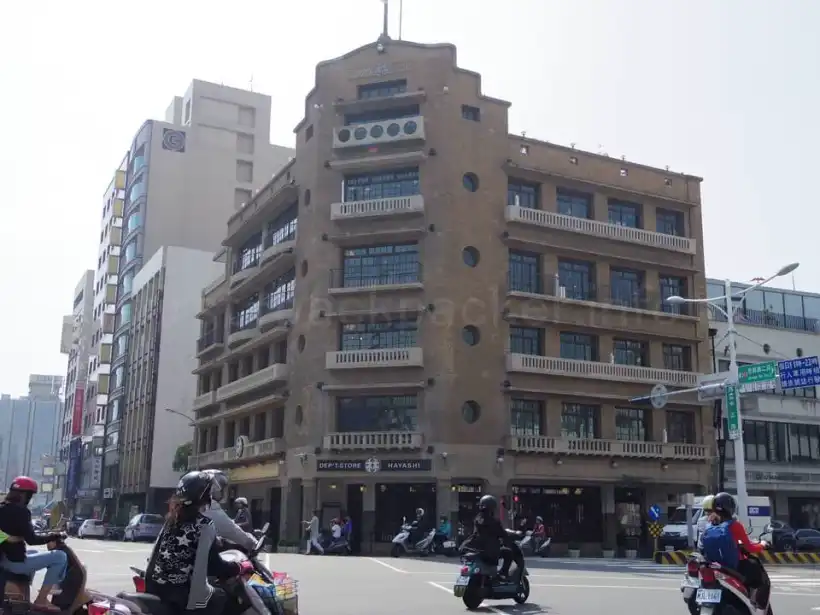 台南・林百貨の外観