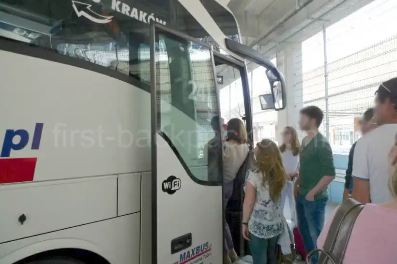 クラクフからザコパネ行きのバス