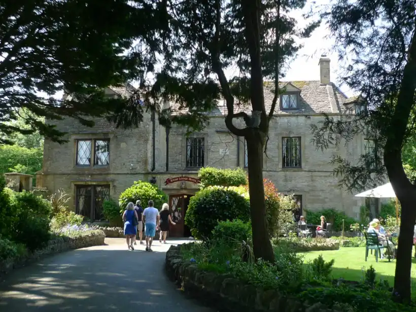 ストウ＝オン＝ザ＝ウォルドのホテル