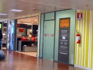 【世界のラウンジから】ミラノ ベルガモ空港VIP Lounge SACBO（セキュリティチェック後）