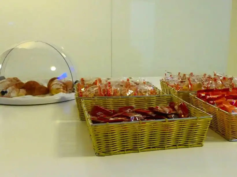 ミラノ ベルガモ空港VIPラウンジの軽食