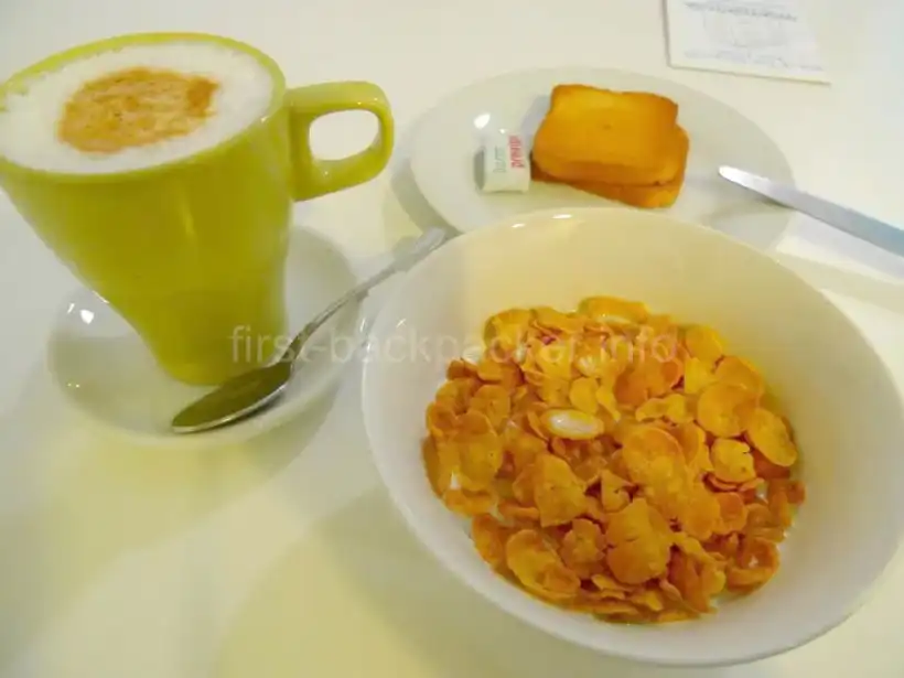 パレルモ・マンマミーアホステルの朝食