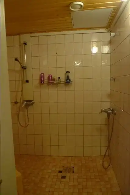 ヘルシンキ Hostel Erottajanpuistoのシャワー