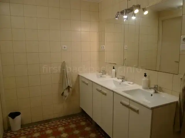 360 Hostel Borne（Barcelona Arts&Culture）の洗面所