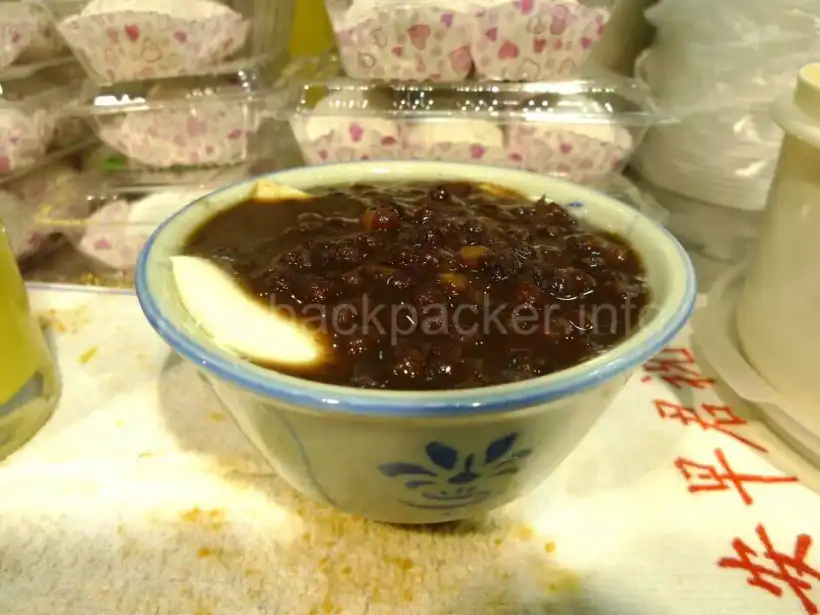 香港の亞玉豆腐花の小豆がけ豆腐
