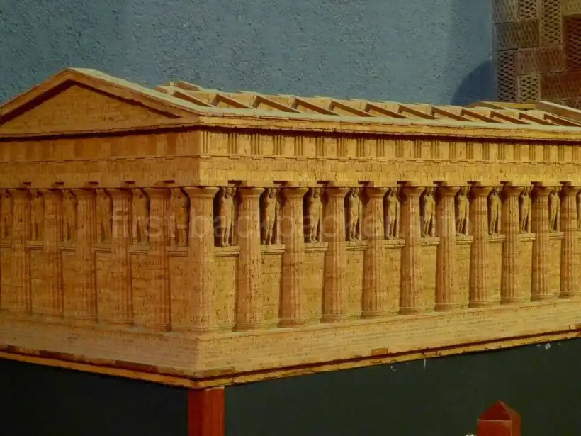 アグリジェントの州立考古学博物館のゼウス・オリュンポス神殿のミニチュア