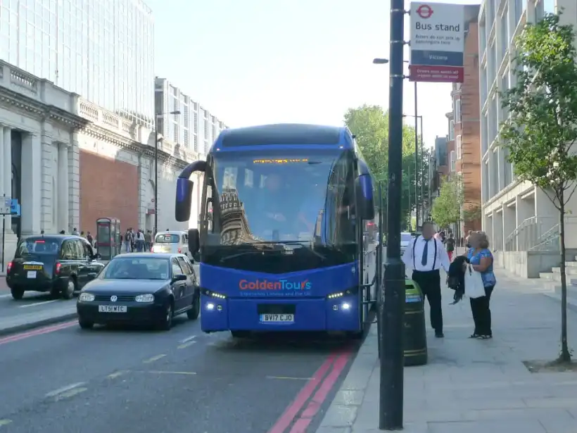 Golden Toursのツアー終着場、ヴィクトリア駅
