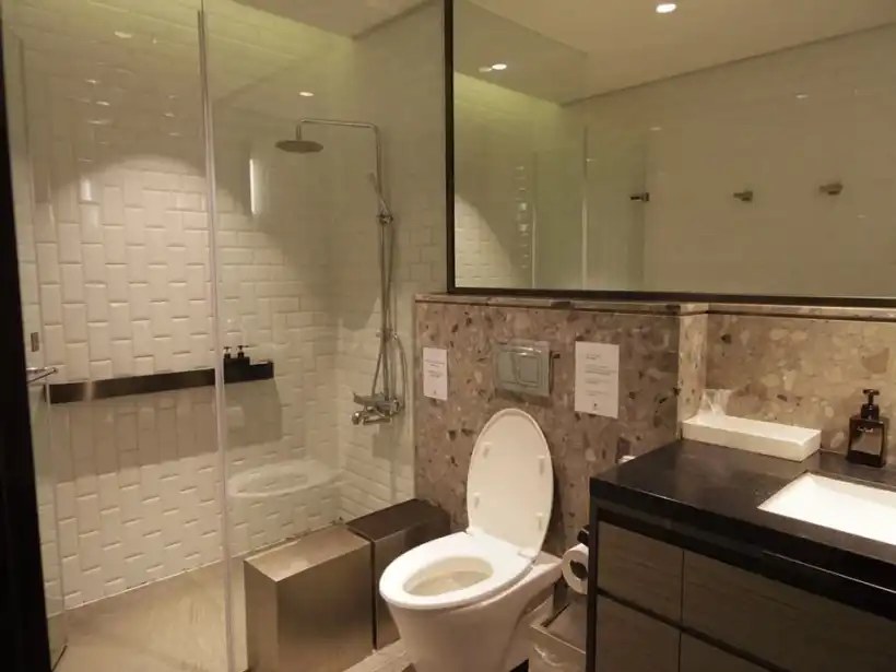 台北桃園空港（第2ターミナル）プラザ・プレミアム・ラウンジZONE Aのシャワールーム