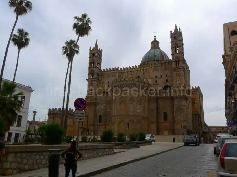 パレルモの大聖堂の裏側