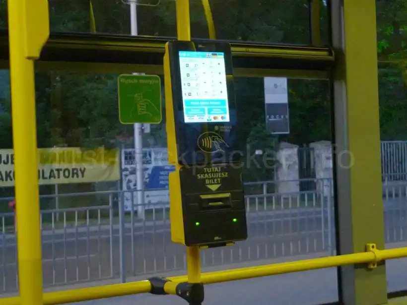 ヴロツワフのバスの中の券売機