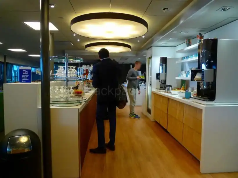 ヘルシンキ ヴァンター国際空港Aspire Loungeのバイキング
