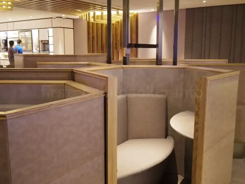 台北桃園空港（第1ターミナル）プラザ・プレミアム・ラウンジZONE Cの個別スペース