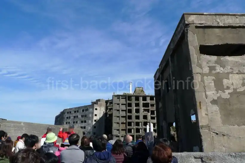 軍艦島コンシェルジュの軍艦島ツアー、ガイドさんの説明